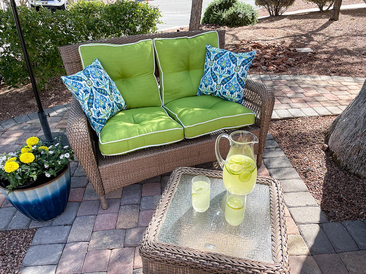 Sterling Ridge Senior Living outdoor patio